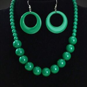 Elegant Green Beaded Necklace and Earring Set